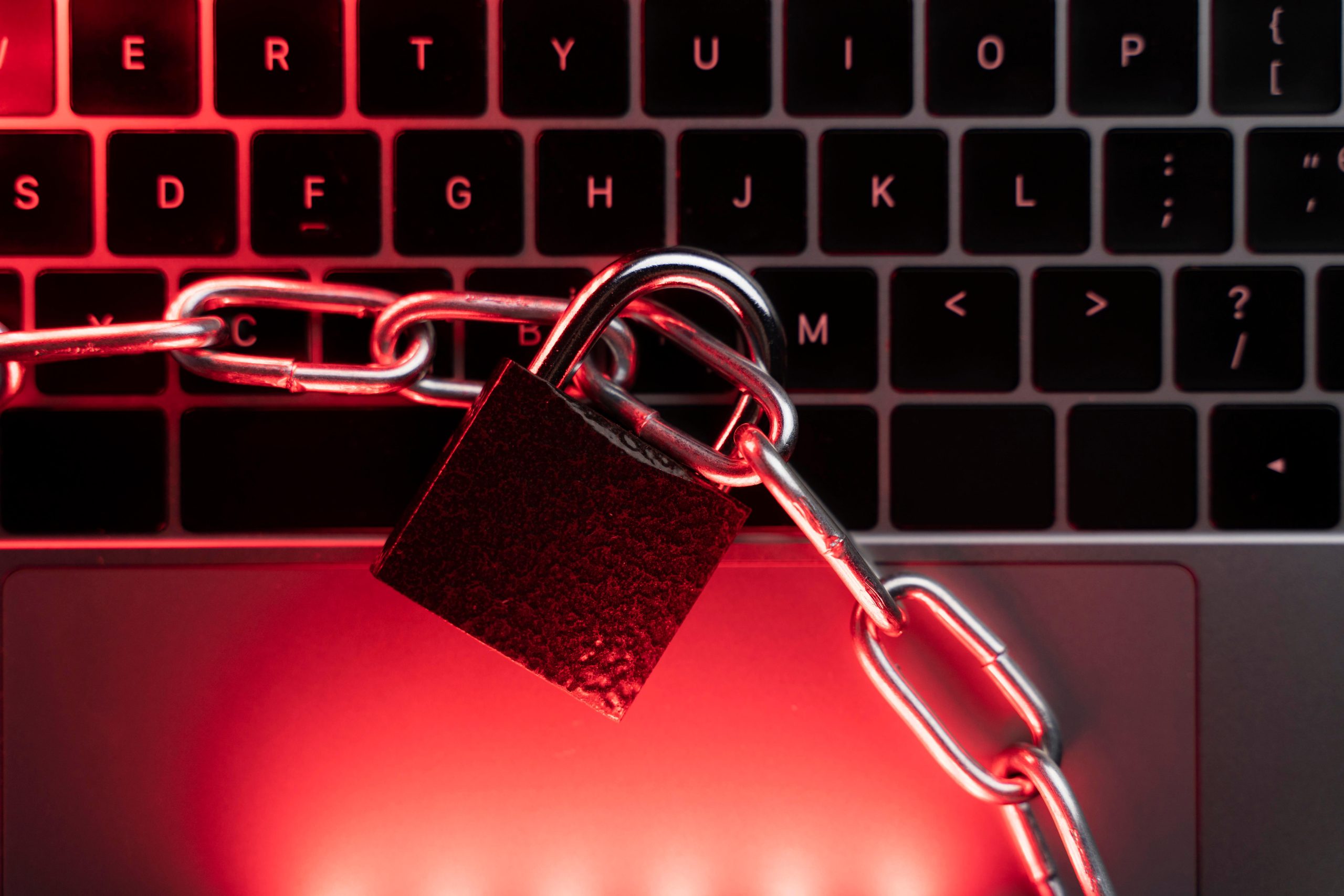 Illustration of zero-day vulnerabilities attacking a website